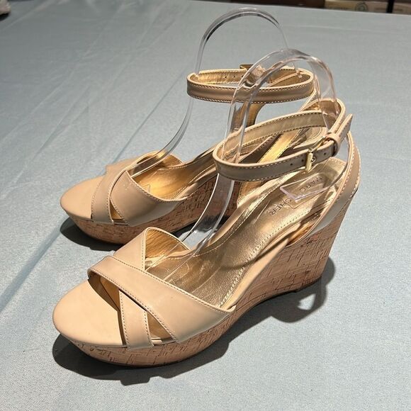 NWOB Marc Fisher Wedge Sandals Size 10M.  B55 - Picture 2 of 8